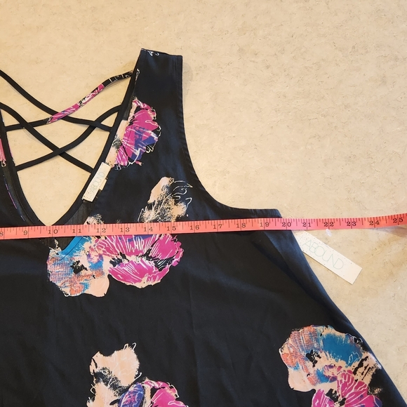 NWT Floral Tank w/ Criss-cross Back - Picture 8 of 11
